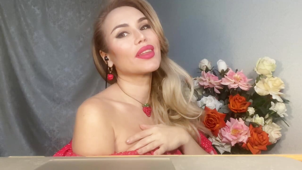 im - video by Radmila_Queen_ cam model