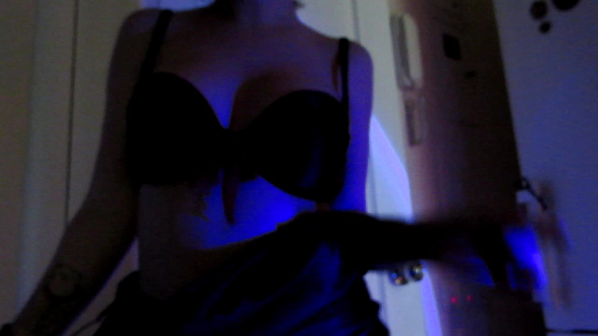 Stiptease — filmik EvaTyrell, modela(-lki) na kamerkach