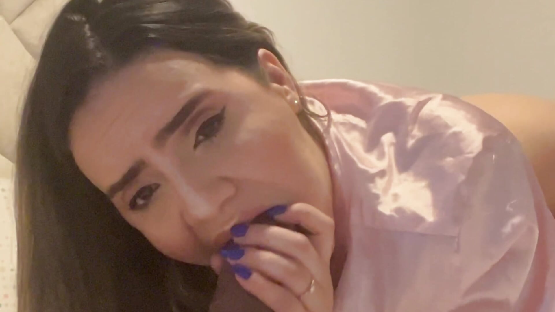 Delicious blowjob in my room 🍆🤤 - video oleh rouse_lili kamera model