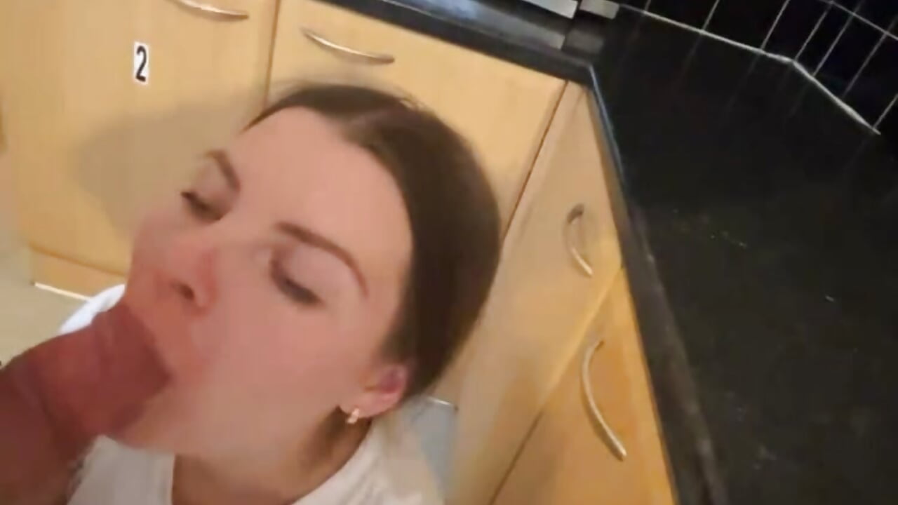 Kate VS BIG DICK - Video von LittleKateBJ Cam-Model