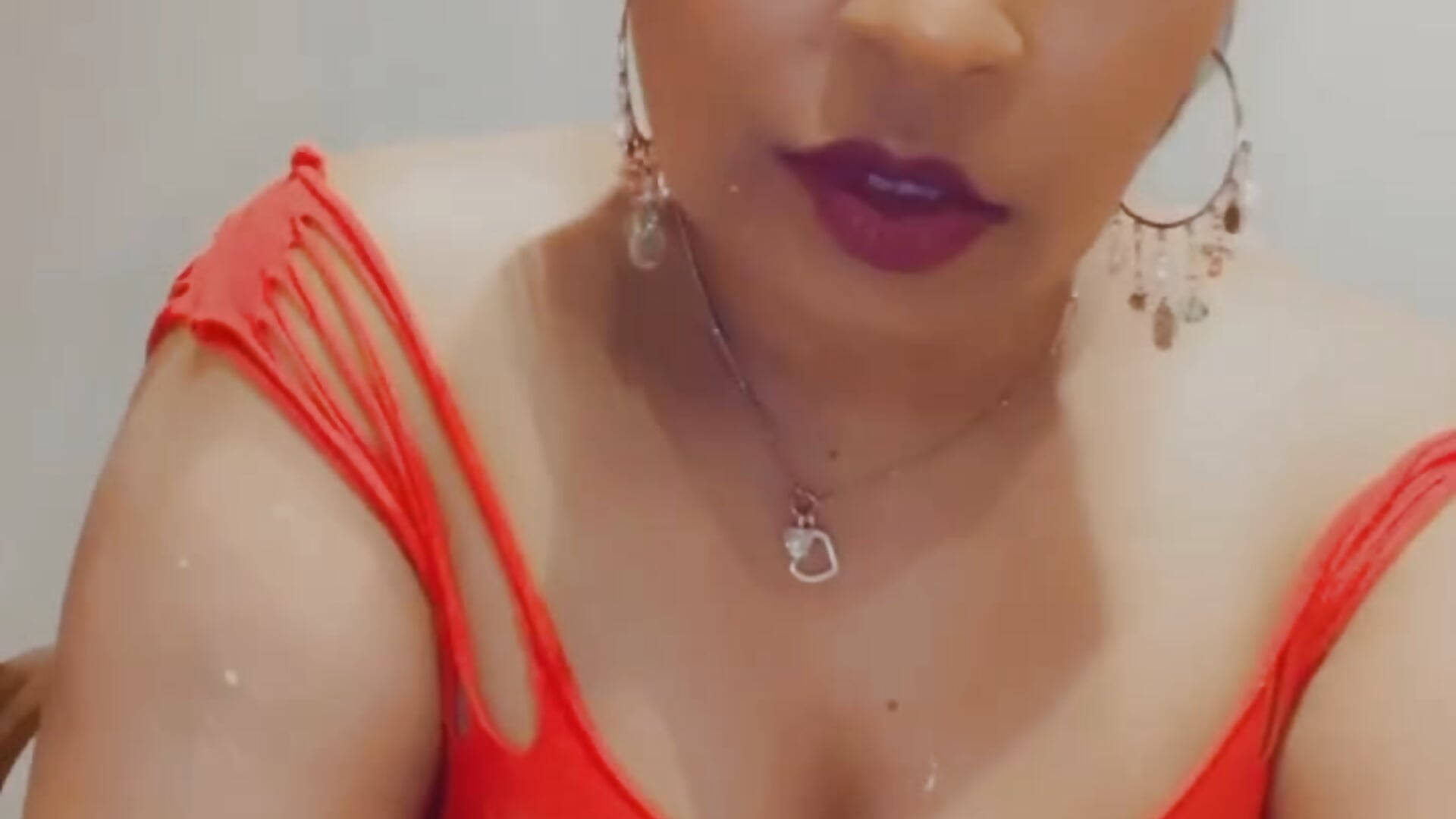 Cheeky Red! – video od webkamerové modelky Melarose82