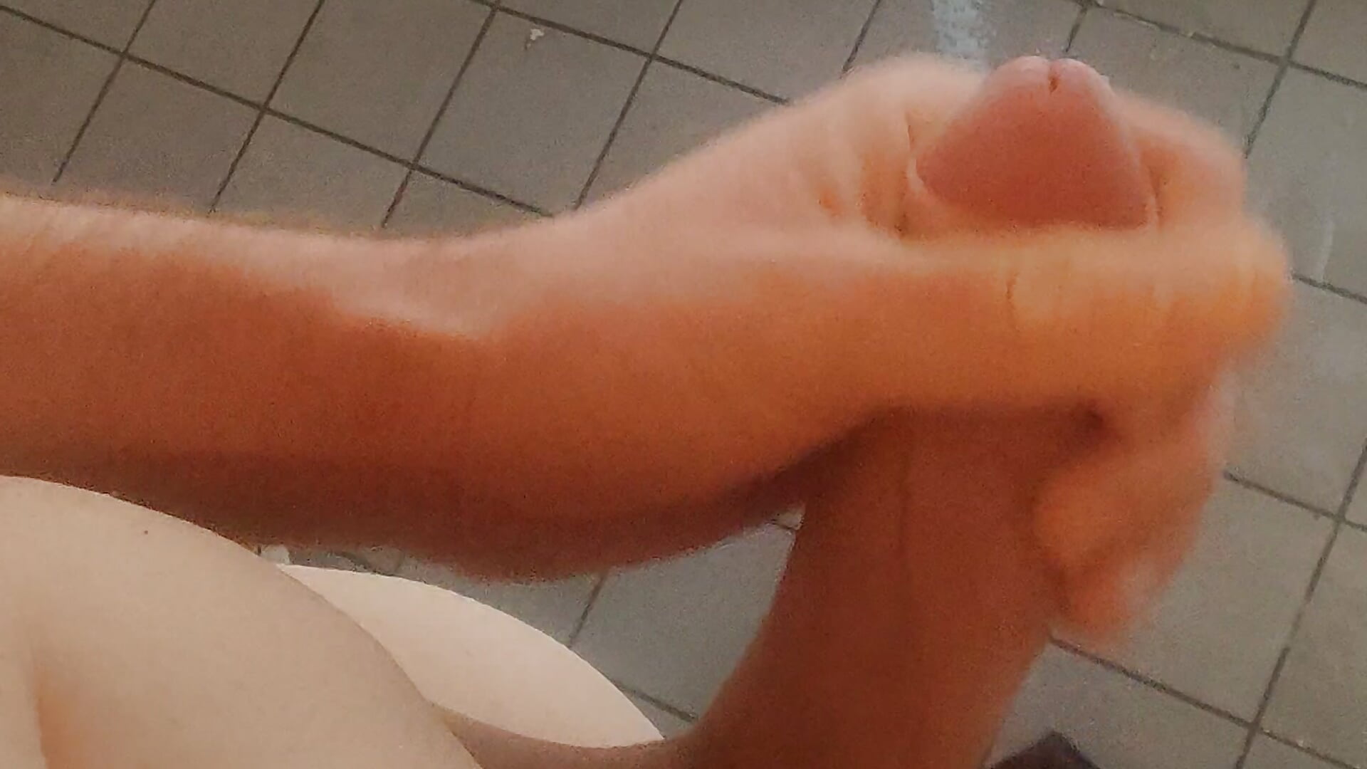 Masturbating in the bathroom after I took a shower and fully shaved myself again for you guys Pärt 2 - video av Dutchbiversateennl cam-modell