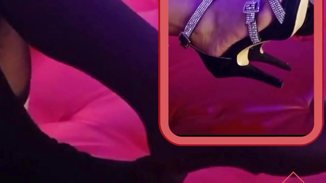 I like nylon stockings, heels... etc. – video od webkamerové modelky Dulce_yors