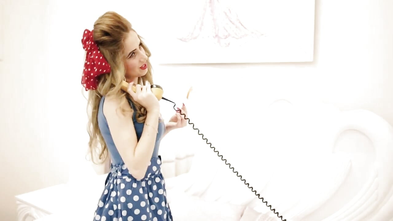 a (2) - video by SelenaWest cam model