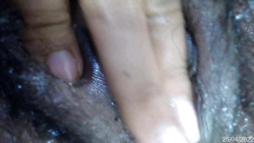 zoom hairy pussy - video by lucy_hairypussy83 cam model