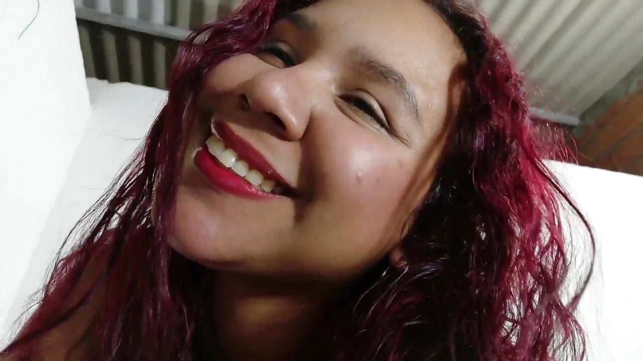 kis 😘😘😘😘 - video by lucy_hairypussy83 cam model