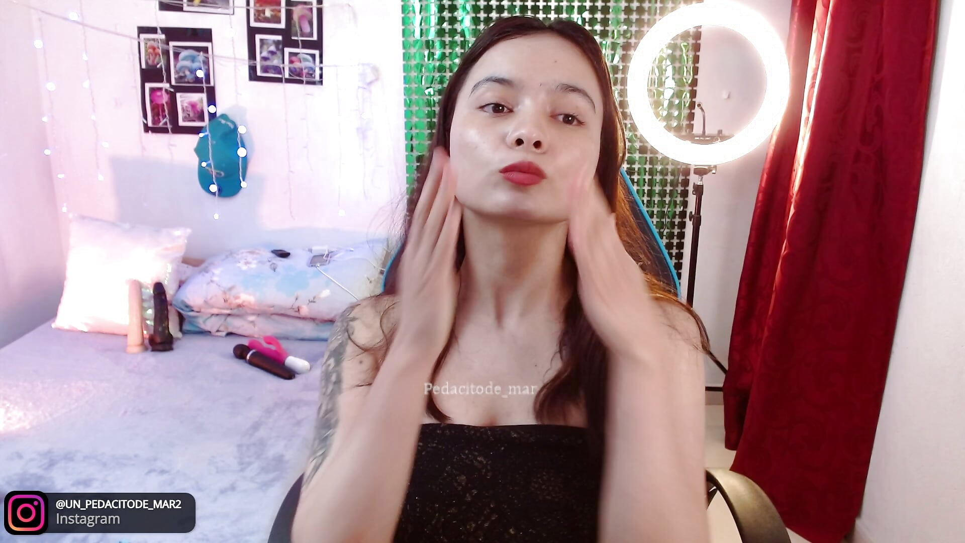 A kiss for u ♥ - video by Pedacitode_Mar cam model