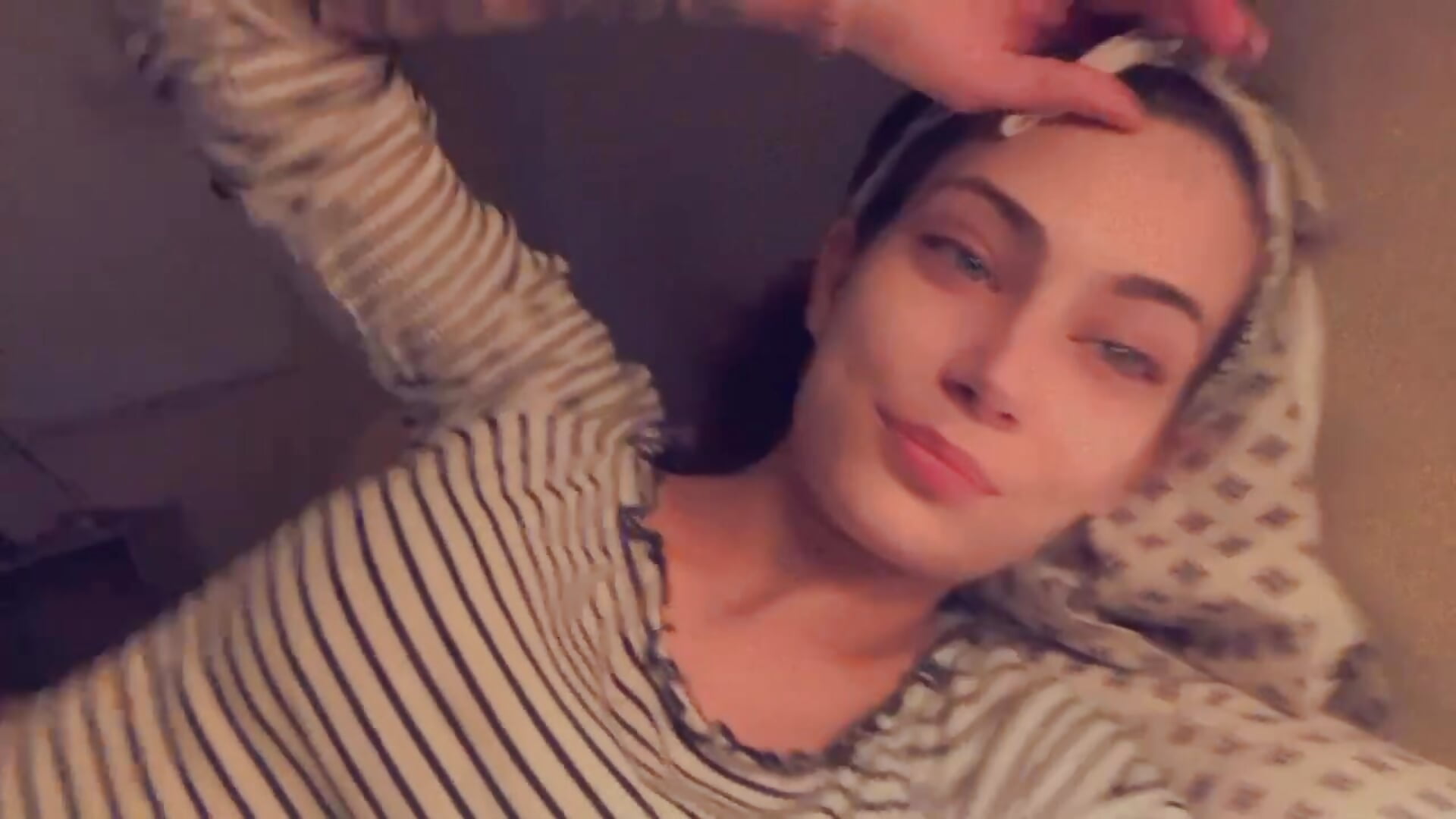 Sweet baby - video by petiteDollface cam model