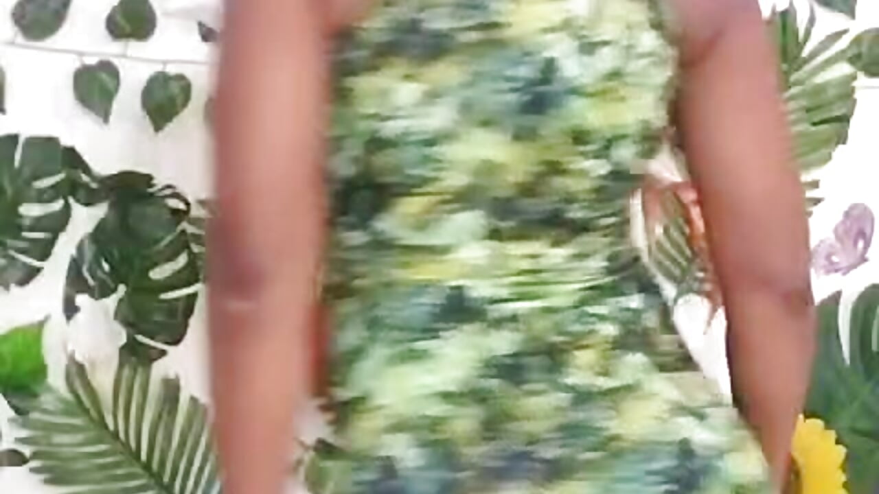 I invite you to see my sexy dance with a little cream in my delicious pussy - відео від вебкаммоделі Alissamore3