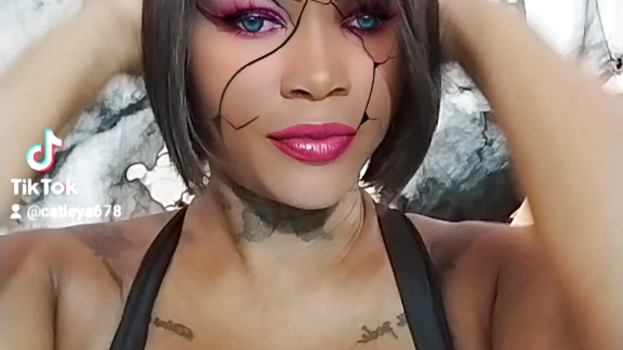 Happy halloween– Alissamore3 kameramodell videója