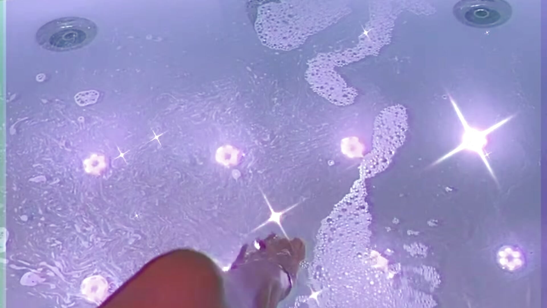 Warm bath /.\ - video van Bellafr cam-model