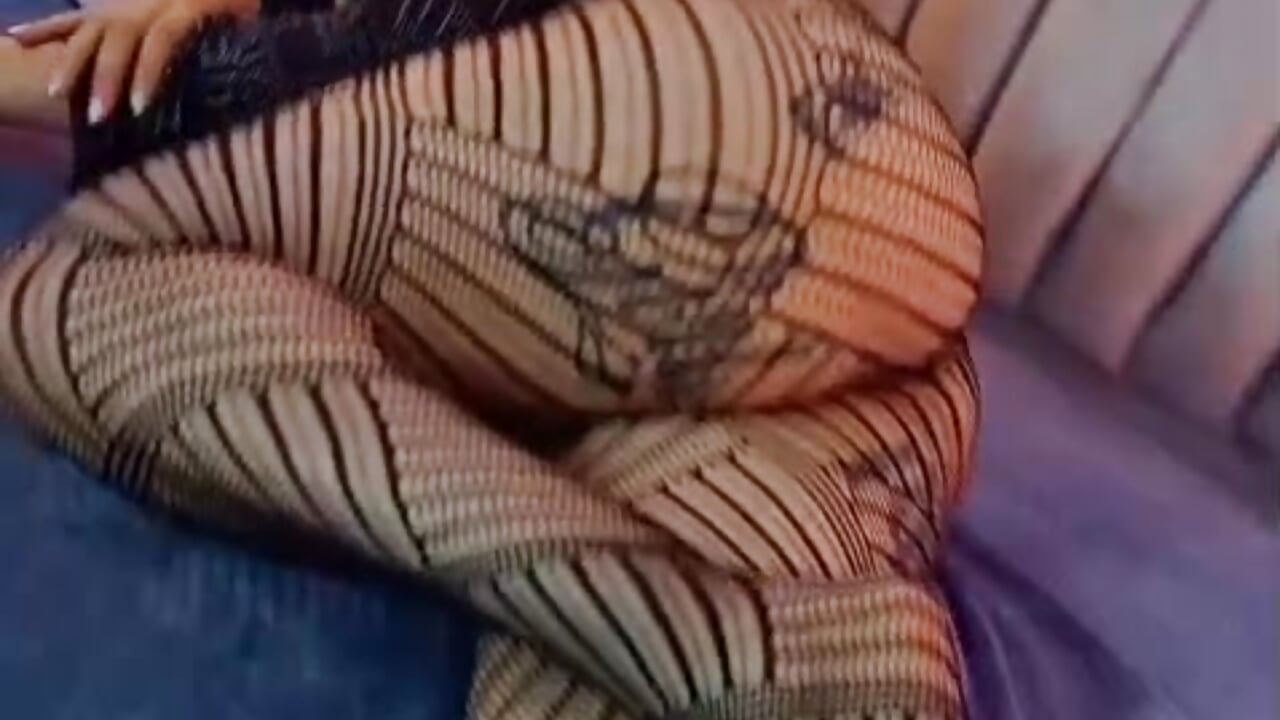 ‘Stockings break, desire does not.’ - vidéo du modèle de showcams sayumi_dirty