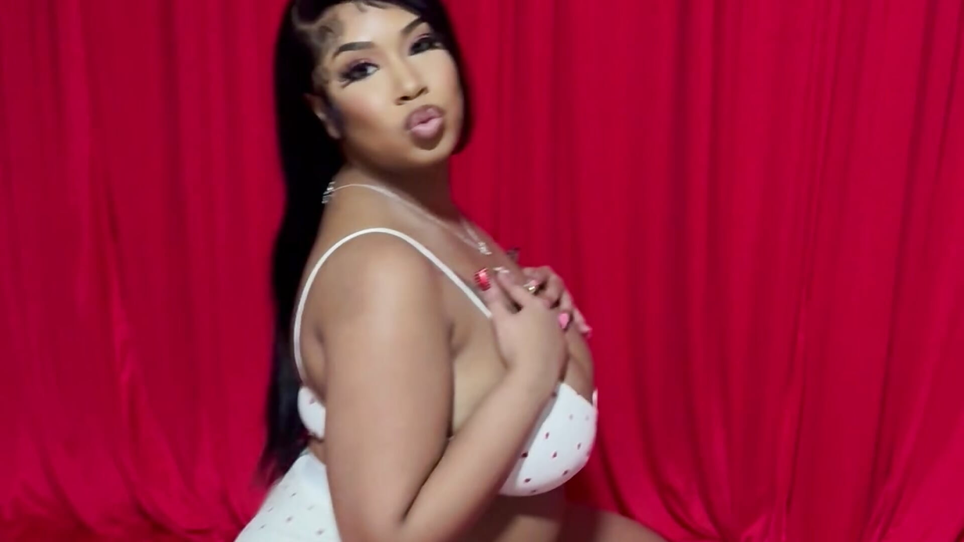 😘 - video by creamdreammmm cam model