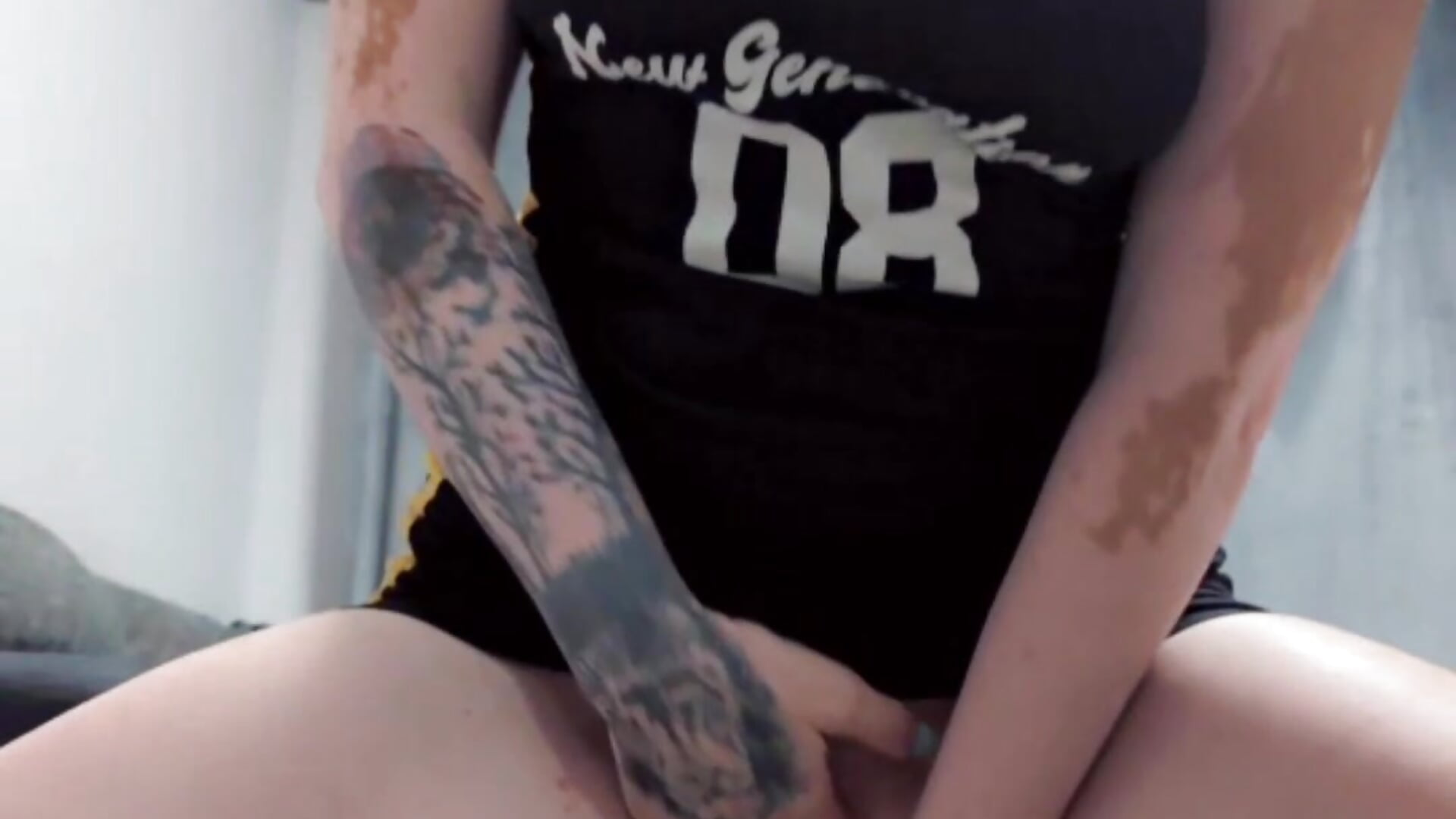 intense squirting orgasm from riding my new toy – видео вебкам-модели Rayanablackandwhite