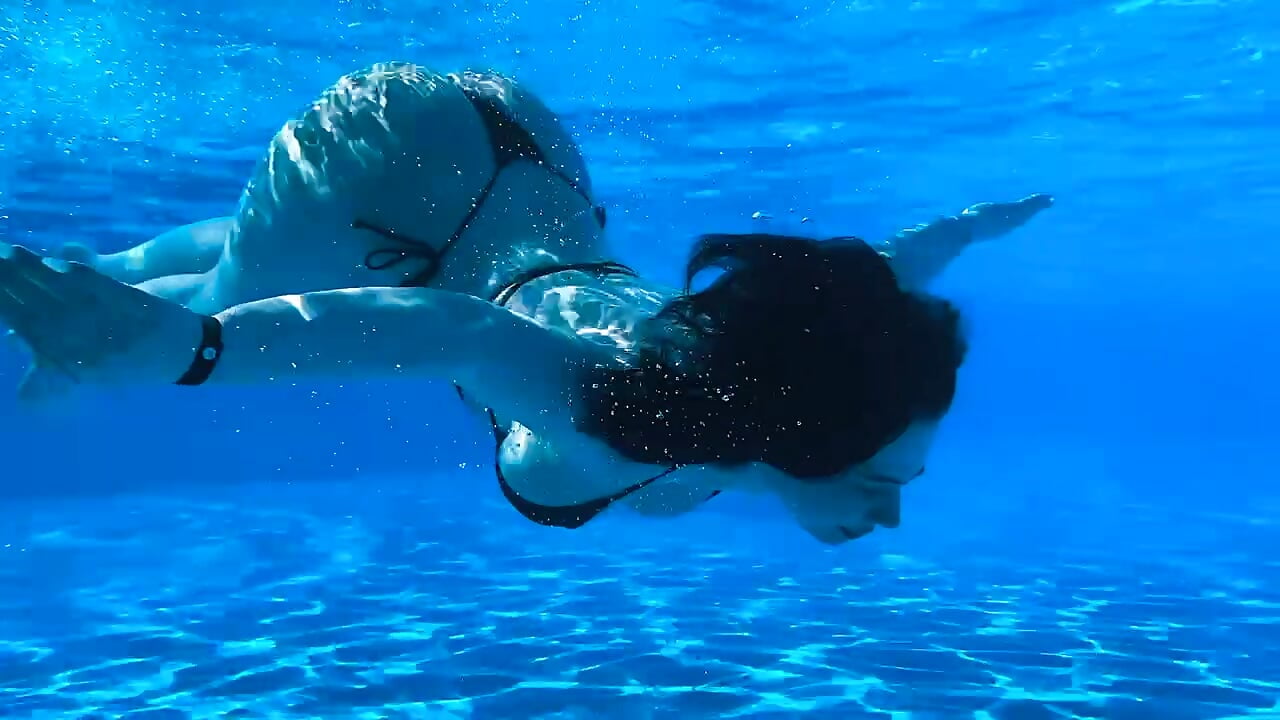 pool - فيديو من LovelyRachel__ موديل الكام