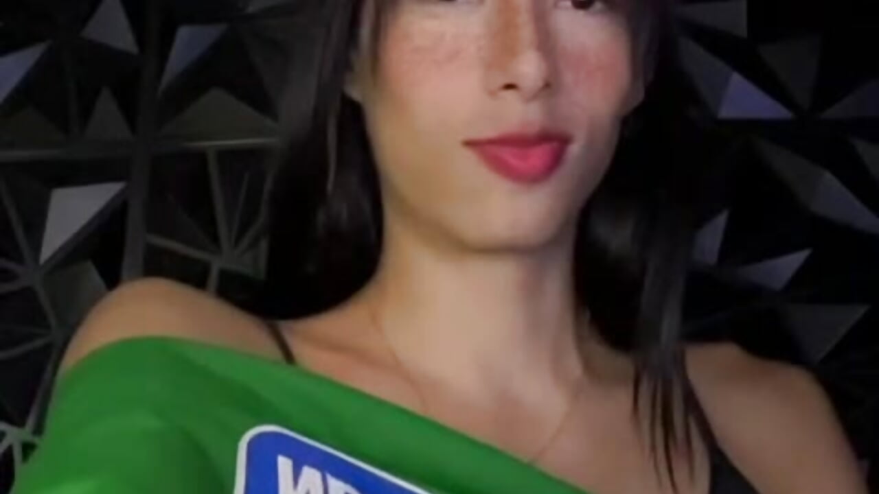 green - vídeo de la modelo de cam alicee_salvatore