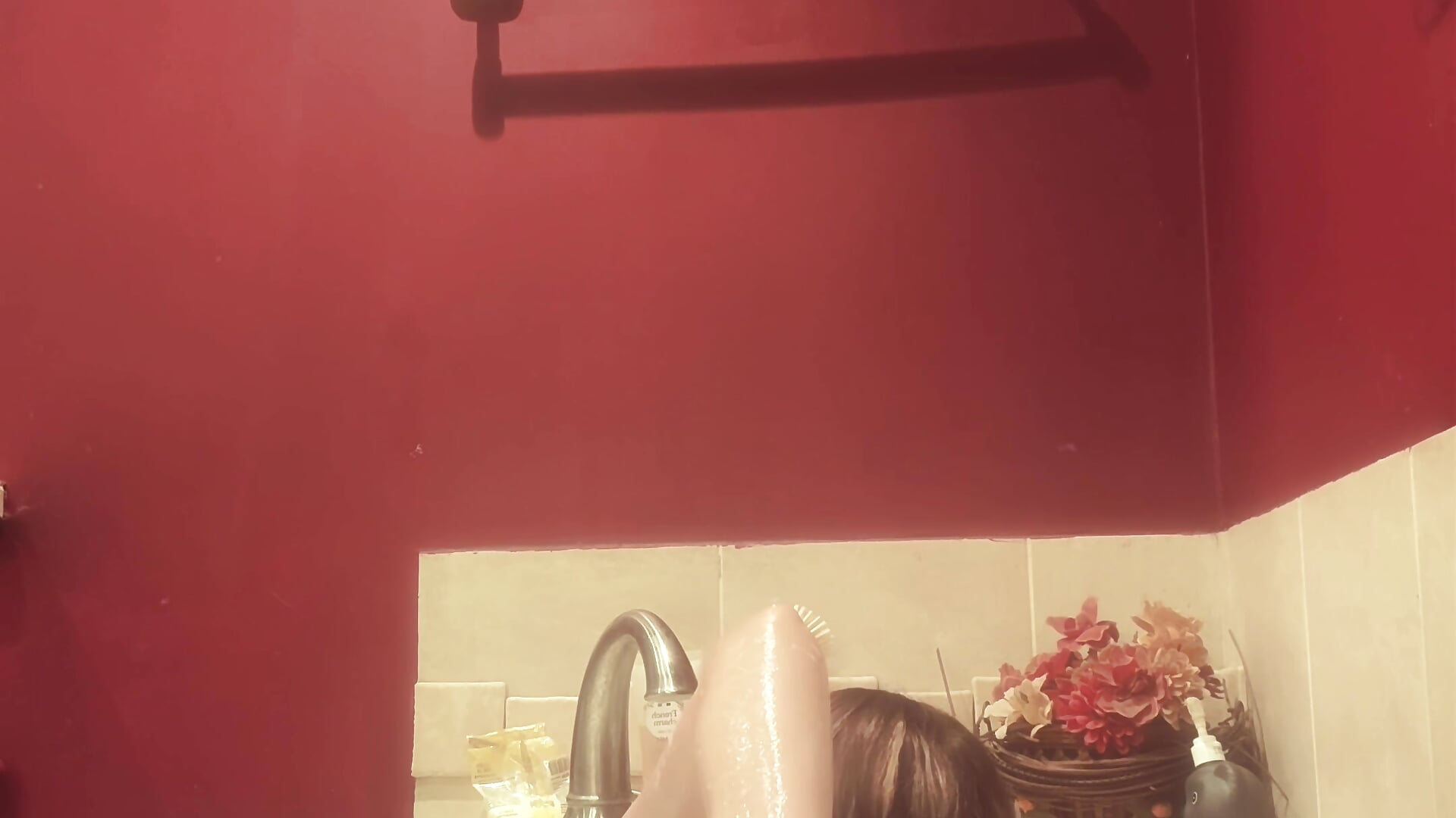 I play with my finger in my ass a little in the bath.－カメラキャストのhouse_of_the_dragonの動画