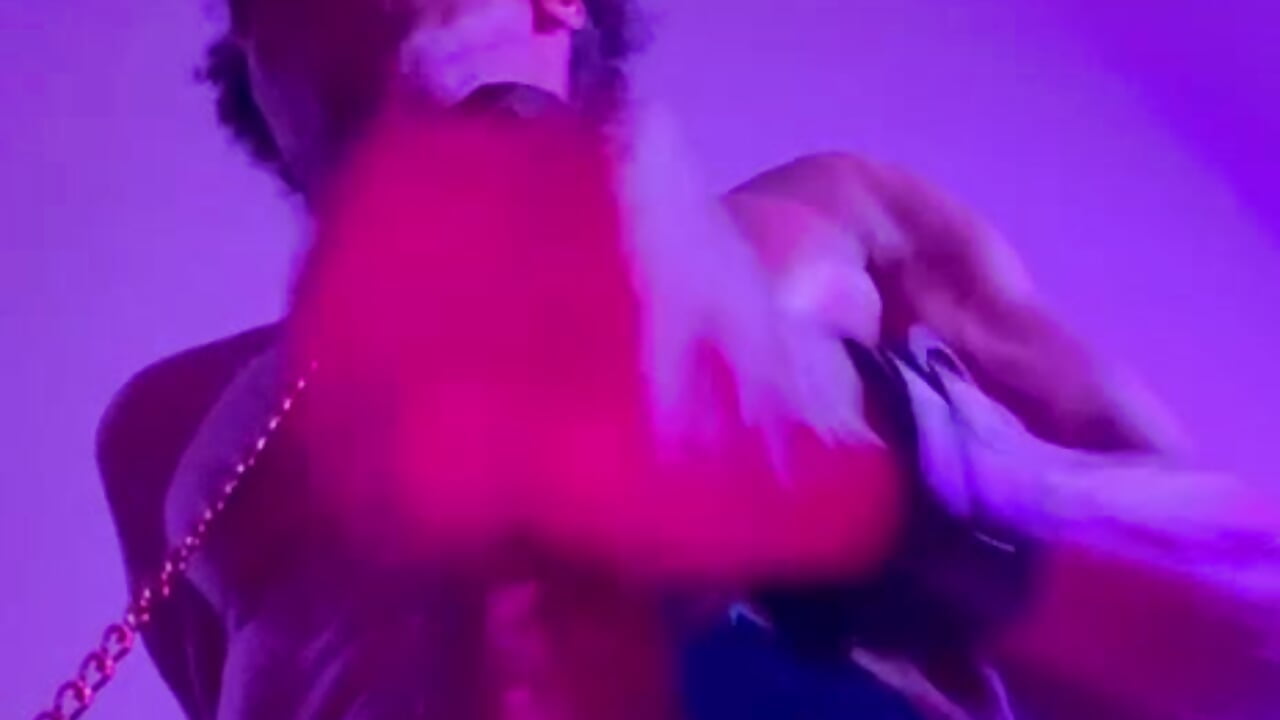 -6221420295726554895 – video modela na kameri UUHWEEBBC