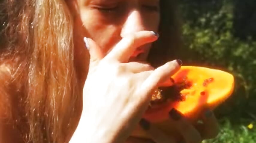 Papaya love - video by gabyenlalunax cam model