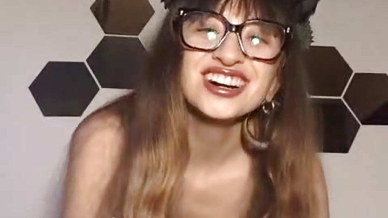 1000163875 - video by gabyenlalunax cam model