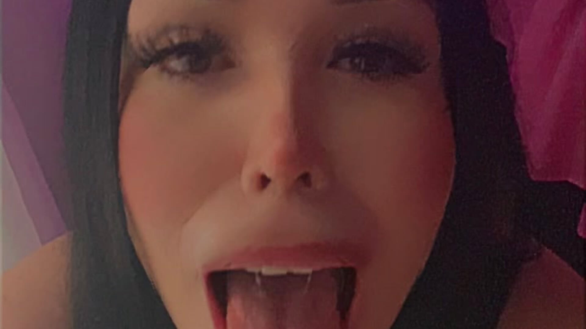 Vc me daria todo teu leite pra mim!?! 🤤 - video by Miss_Scarllett cam model