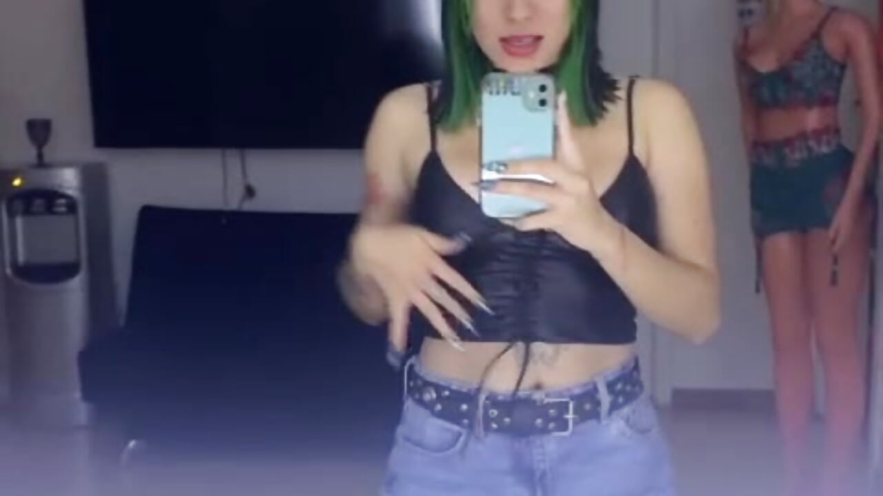 😆 - video oleh model kamera Laughing_Naty