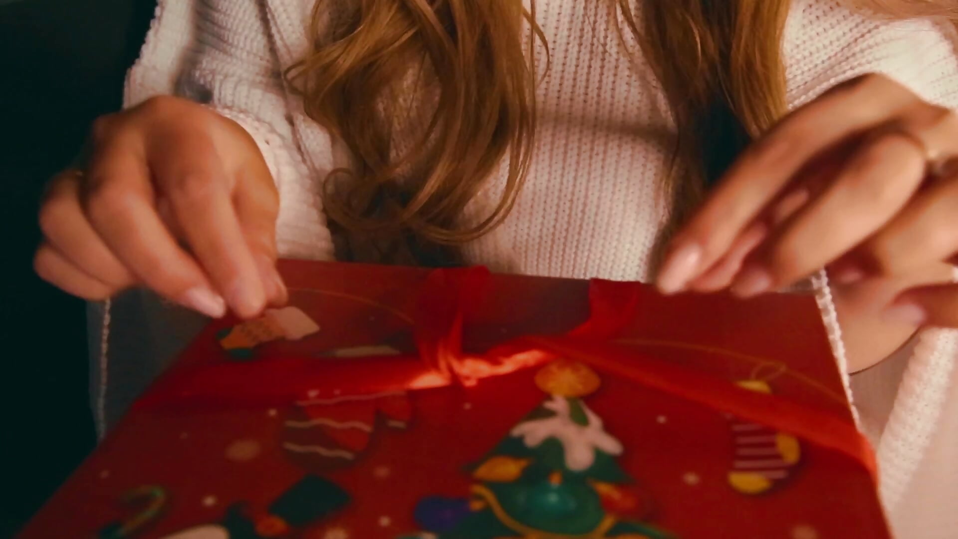 Alice xmas sexy lady on the bar table - video by AlicePinky cam model