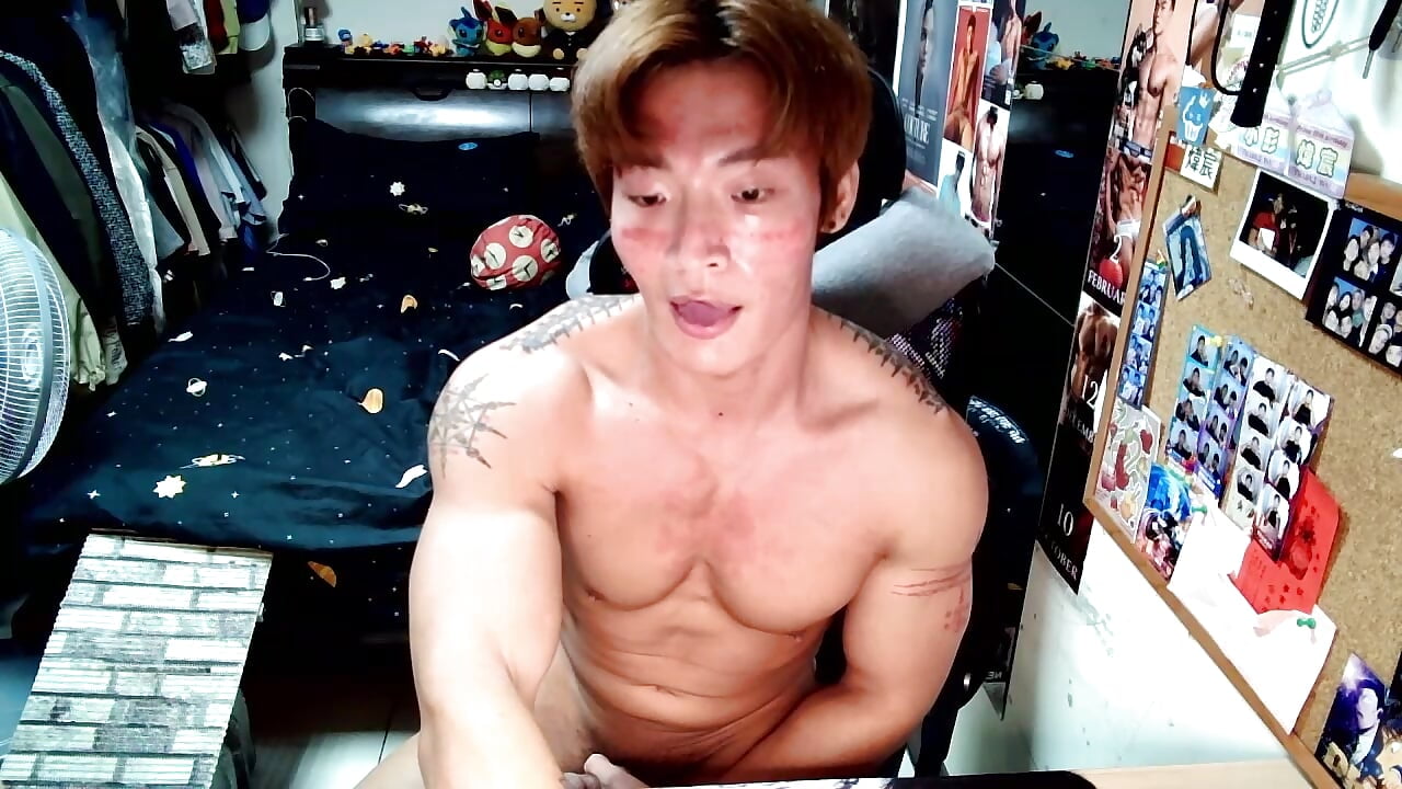[20 Sep 20:01] Public Show cum5