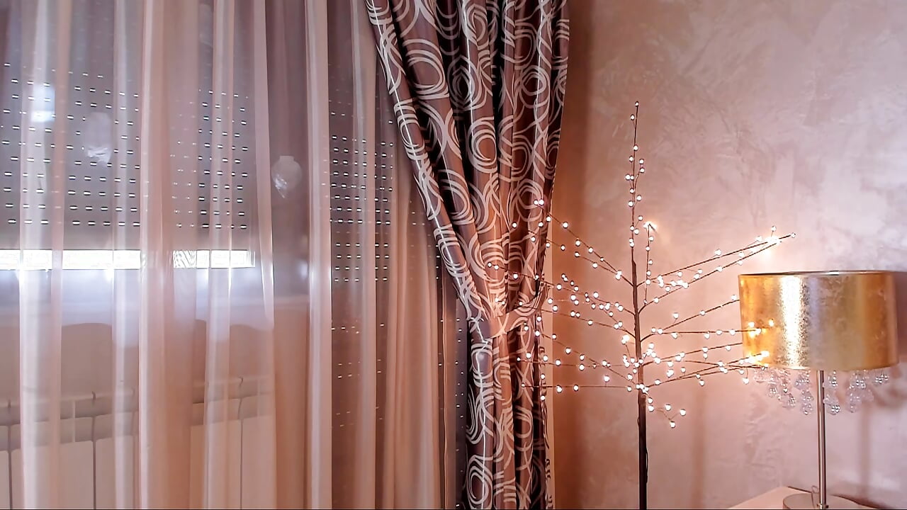 stripteas play dildo - video by Dear_Mia cam model