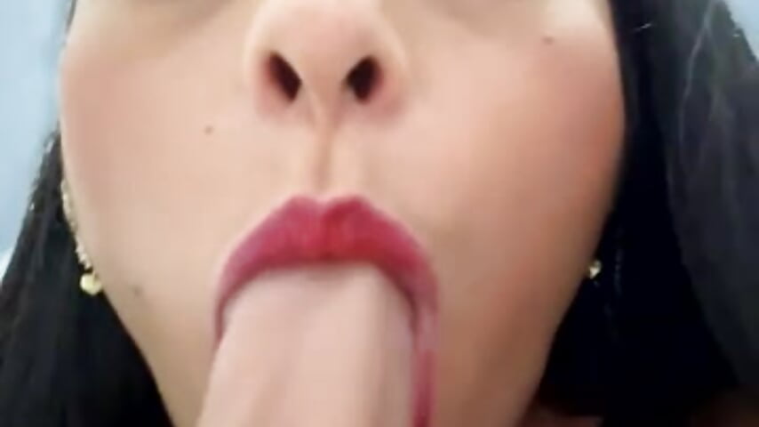 32- DILDO SQUIRT AND DOMI in the OFFICE