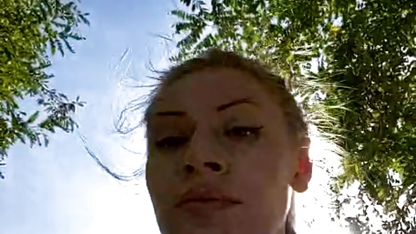Private Show in public place — filmik _Carrie_, modela(-lki) na kamerkach