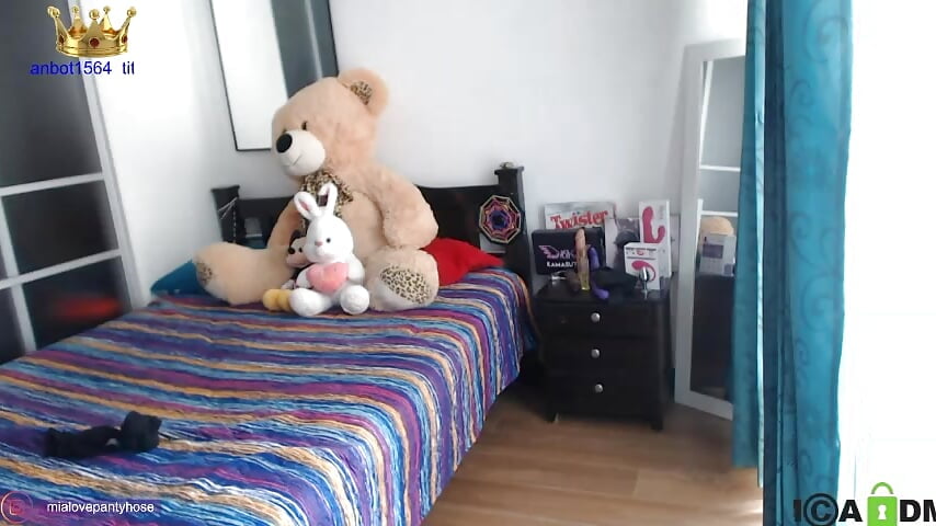 [22 Oct 09:37] Private Show - video by miahot20 cam model