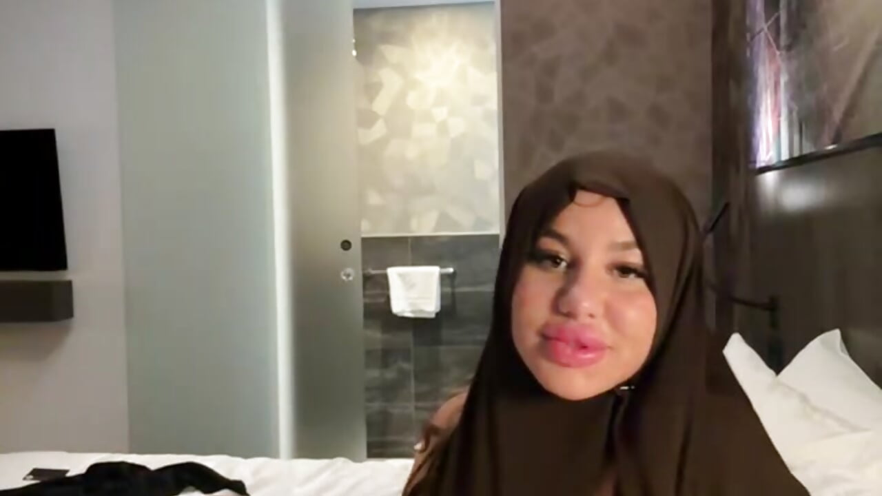 lesbien sex with hijabi🙈