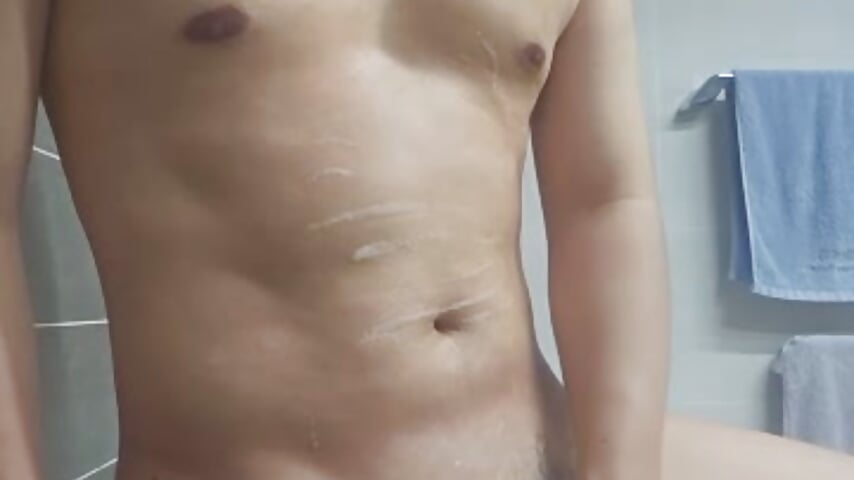 샤워중 급꼴 분수쇼 - video by hilaouslee cam model