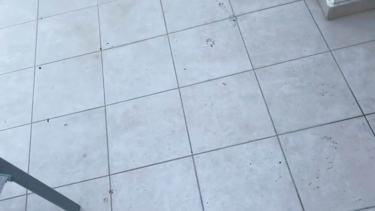 FUCKING ON BALCONY W. HUGE CUM ON TITTS– AdelinaAlia kameramodell videója