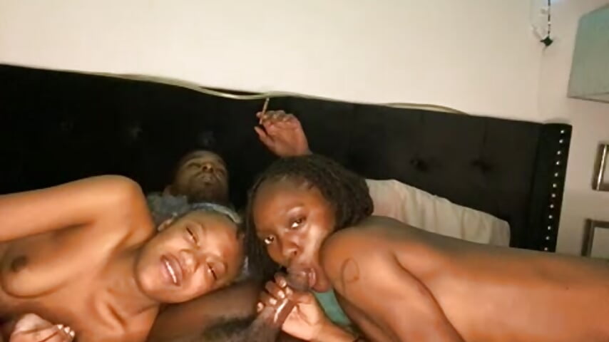 Sky sucking daddy cock ✨－カメラキャストのtrvllpの動画