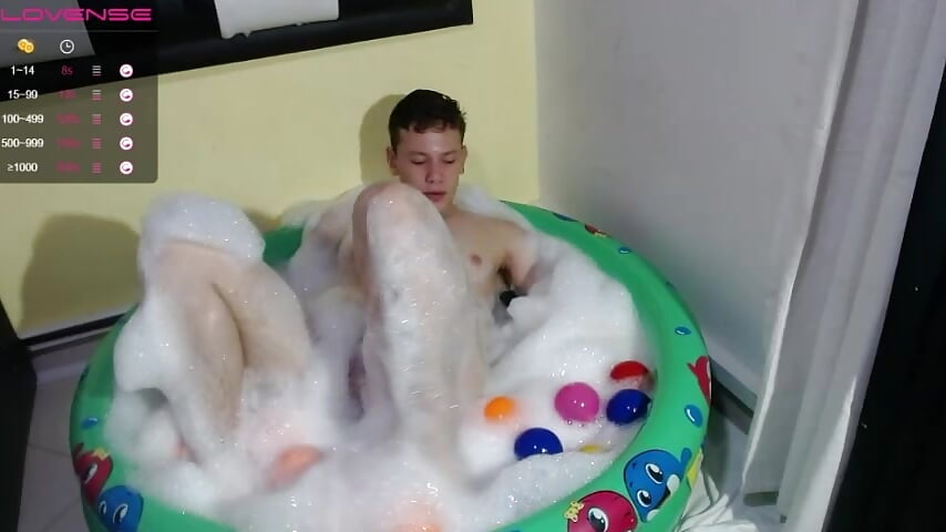 Hot play in the pool - video by Neil_and_isaac