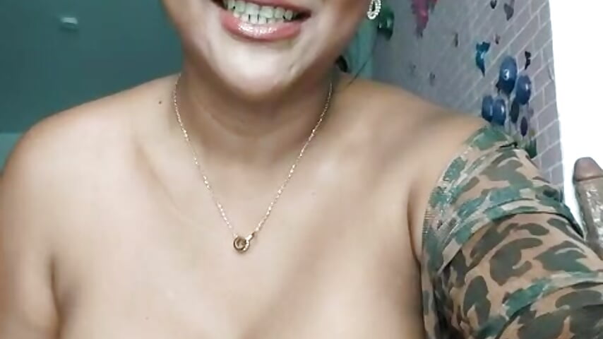 Sexy squirts - video by XXX_harna cam model